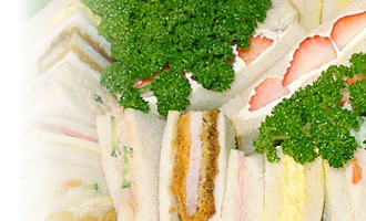 手作りサンドイッチのデリシャスではオードブルや、サンドウィッチ盛合せをご予算に応じておつくりいたします。